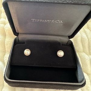 **Never worn** Tiffany & Co Pearl Earring Studs